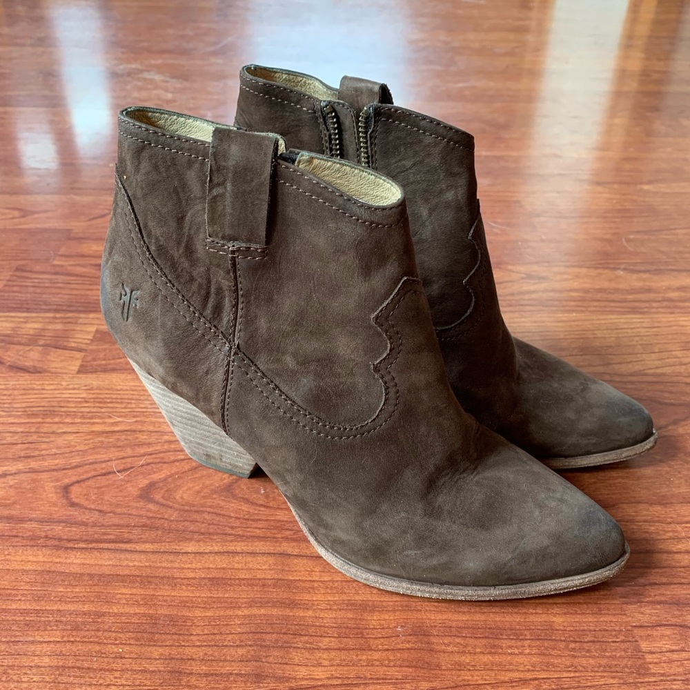 ✨FRYE Reina Bootie✨